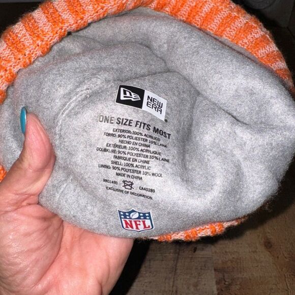 Denver Broncos NFL New Era Winter Cuffed Pom Knit Skull Cap Orange/White OSFM - Picture 3 of 7